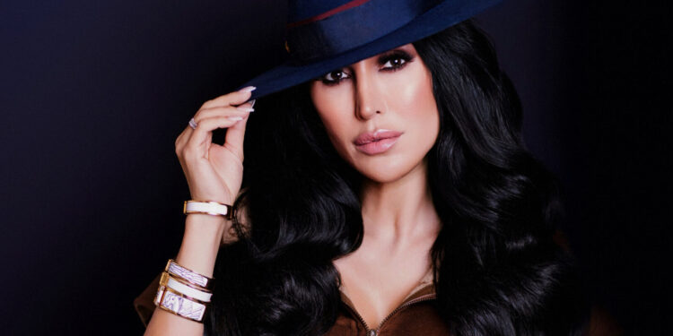 Announcing Cymbiotika COO Durana Elmi’s Businesswoman of the Year Award