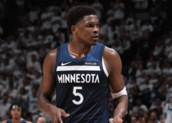 Anthony Edwards ex seeks $500K and apology in custody standoff