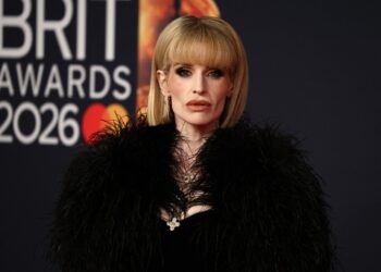 Kelly Osbourne’s Latest Red Carpet Appearance Sparks Conversation About Facial Trends and Weight Loss